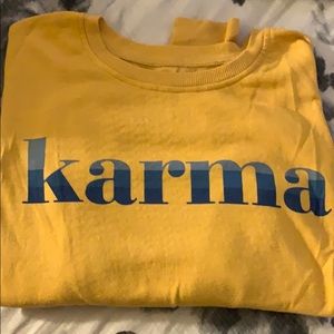 Crop KARMA Crew Neck 💛Sz L☺️